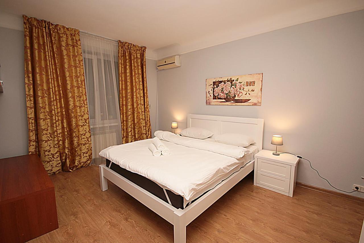 קייב Inn Home Apartments - Pechersk Area מראה חיצוני תמונה