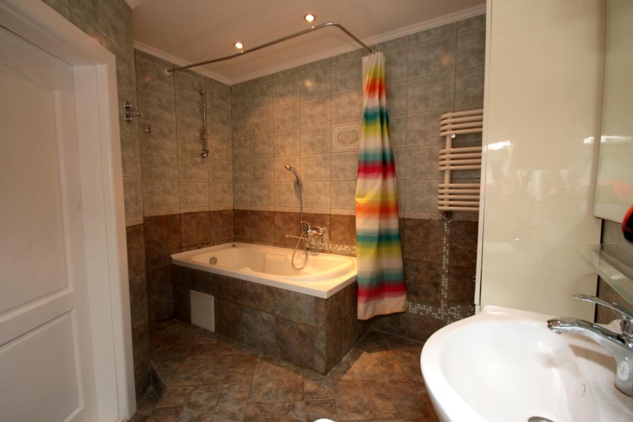 קייב Inn Home Apartments - Pechersk Area מראה חיצוני תמונה
